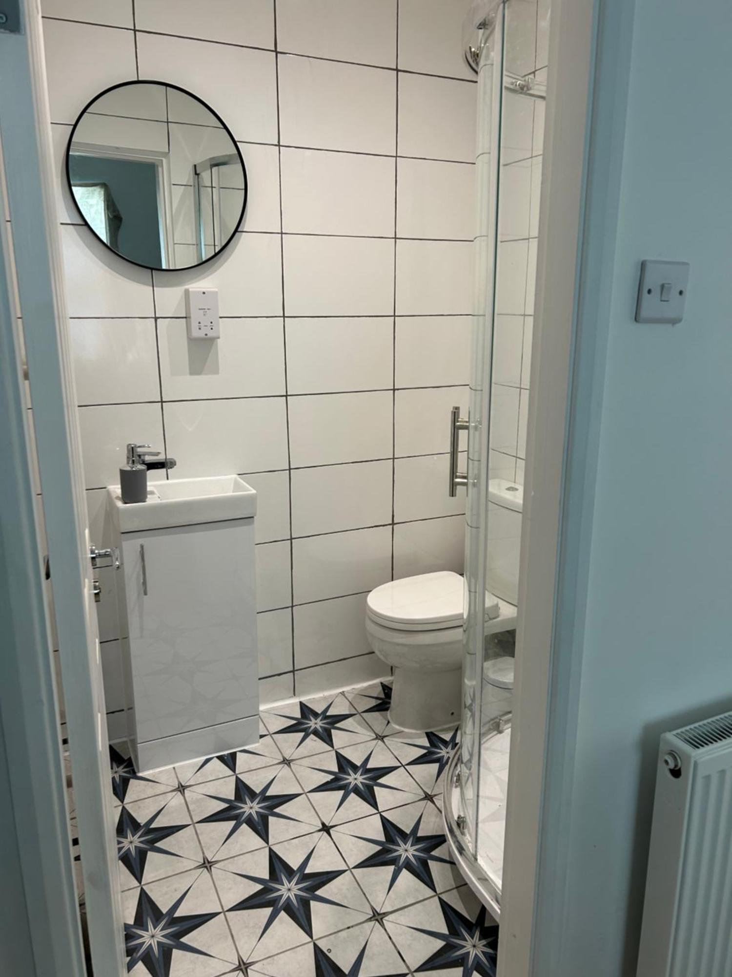 Cozy Double With Own Bathroom In Heart Of Town Centre