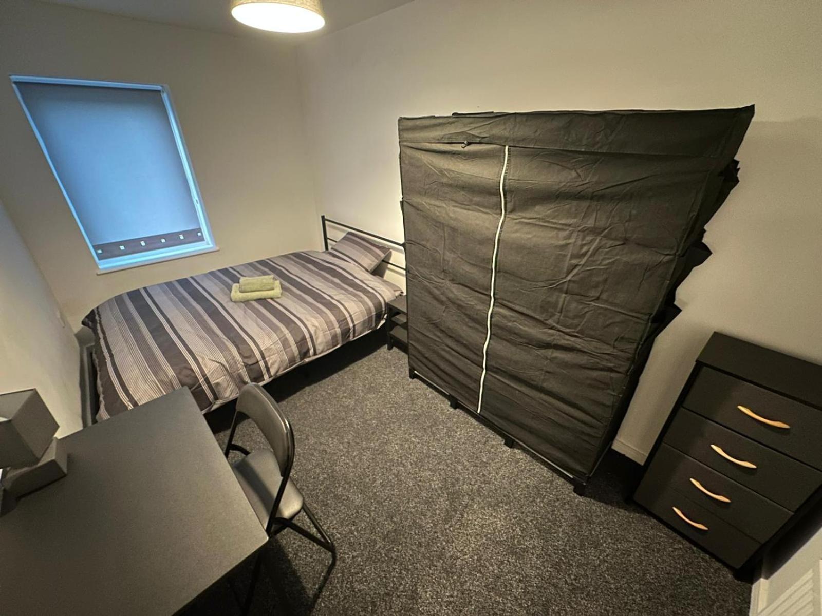Cozy Double With Own Bathroom In Heart Of Town Centre Homestay *