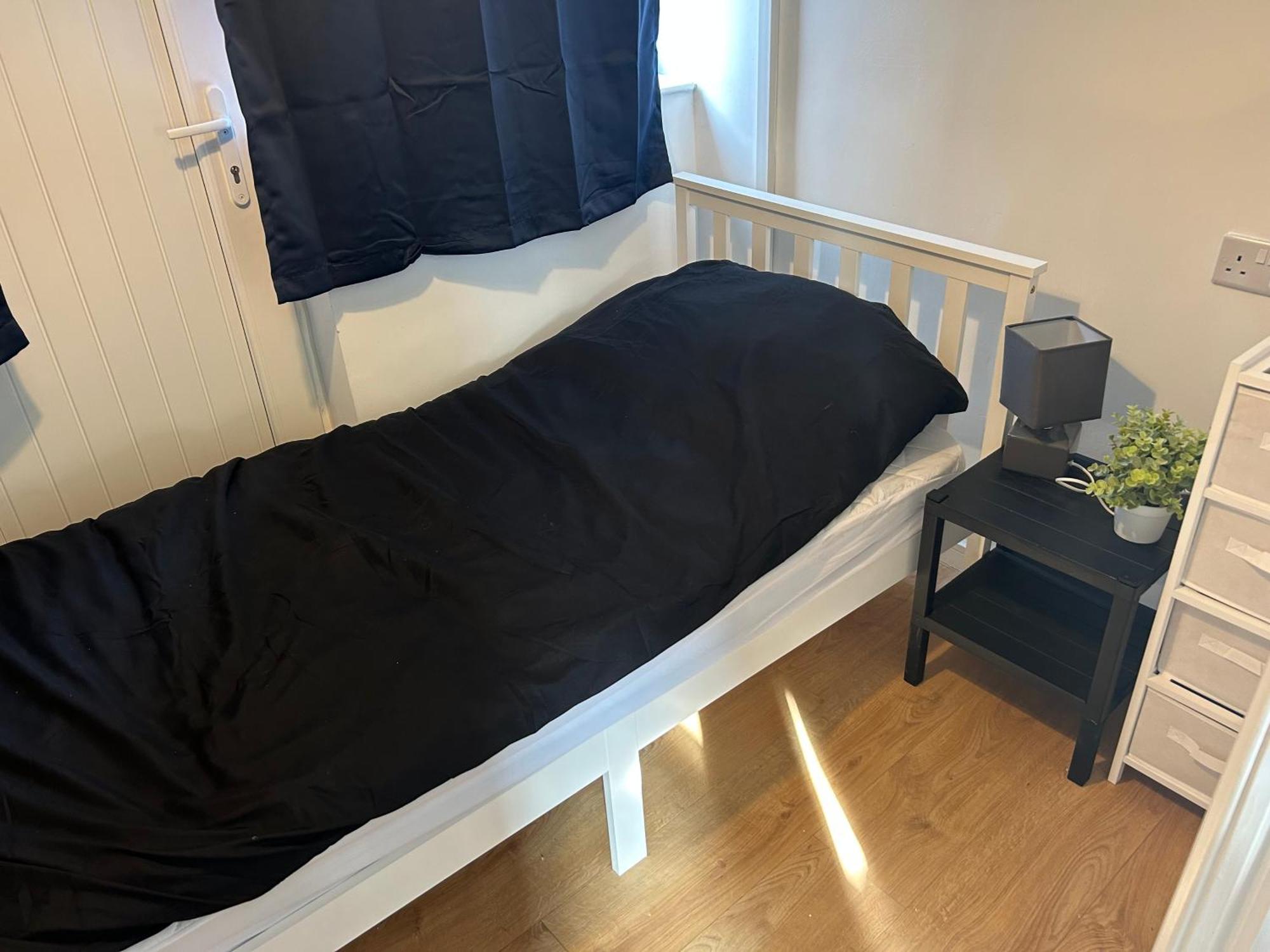 Cozy Double With Own Bathroom In Heart Of Town Centre