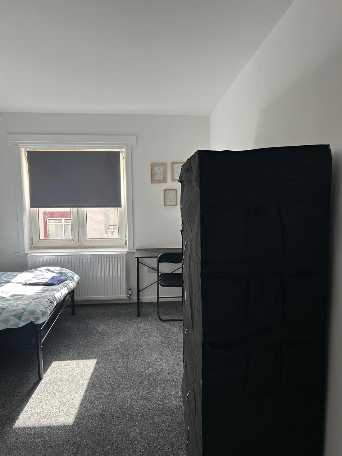 Cozy Double With Own Bathroom In Heart Of Town Centre Homestay