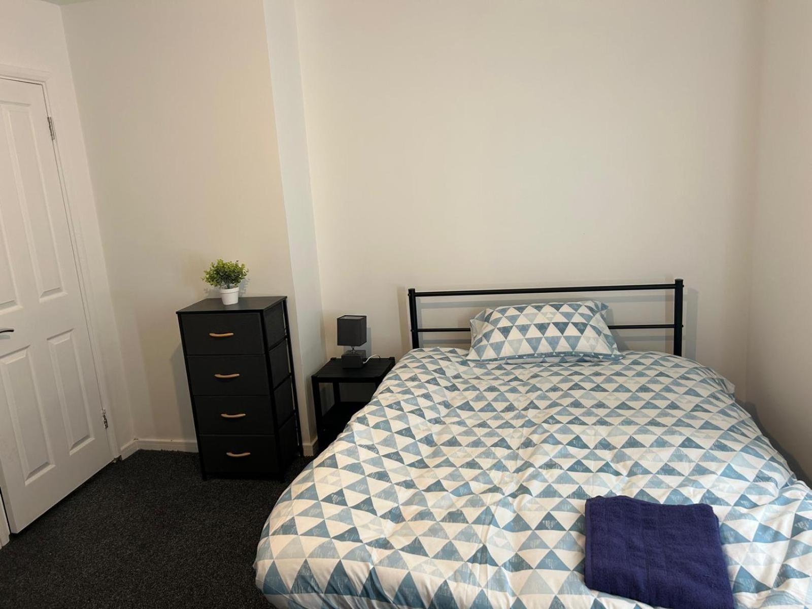 Cozy Double With Own Bathroom In Heart Of Town Centre Homestay *